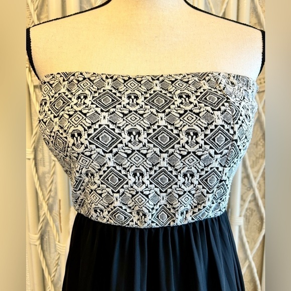 Cantata Maxi Dress Strapless Black Pleated Chiffon Skirt Tapestry Top Medium - Picture 4 of 15